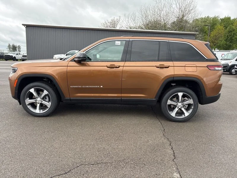 New 2026 Copper Shino Metallic Clear-Coat Exterior Paint Jeep Limited image 5