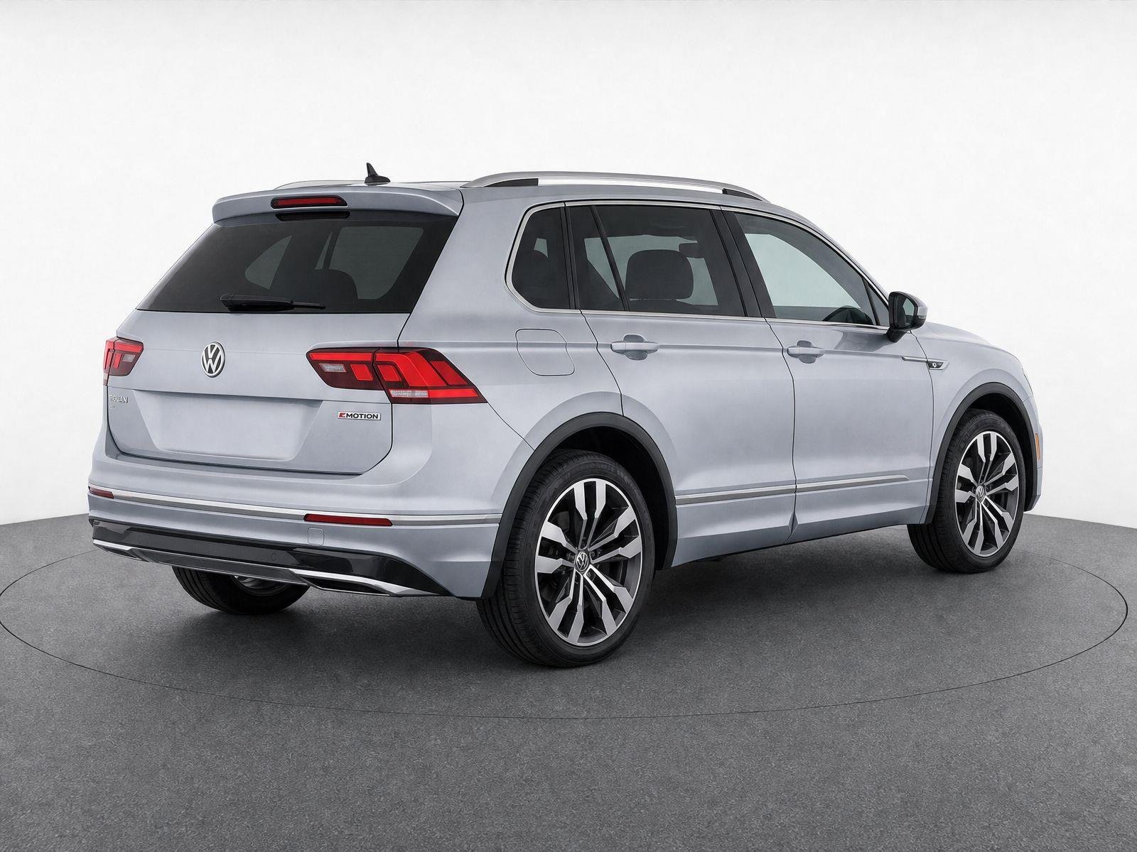 Used 2019 Pyrite Silver Metallic Volkswagen SEL Premium image 4