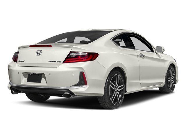 Used 2017 Lunar Silver Metallic Honda Touring image 2