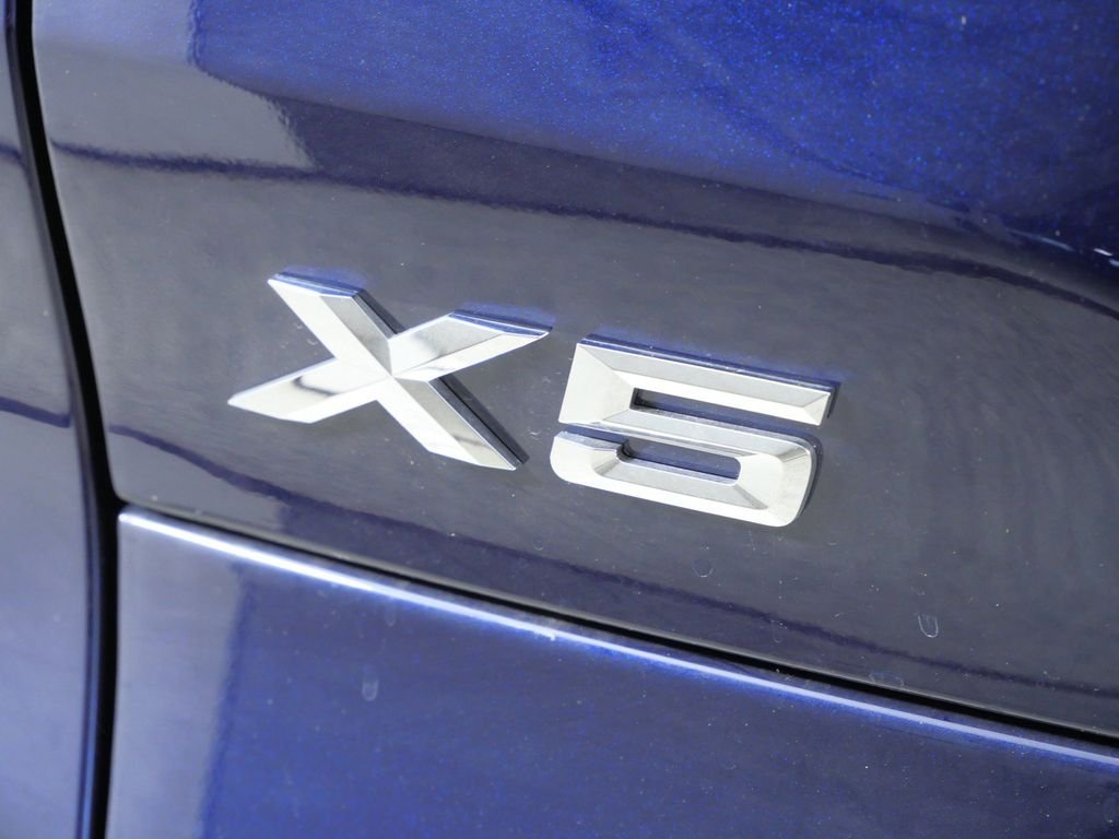 New 2026 Tanzanite Blue II Metallic BMW xDrive50e image 13