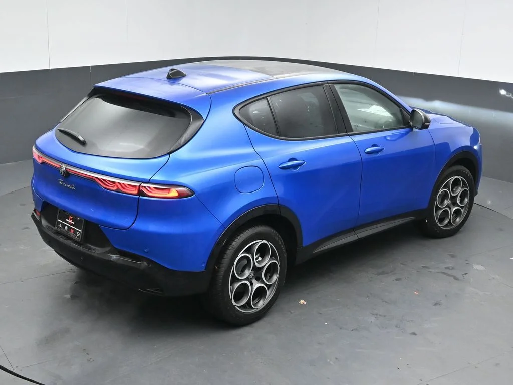 New 2026 Misano Blue Metallic Exterior Paint Alfa Romeo Base image 44