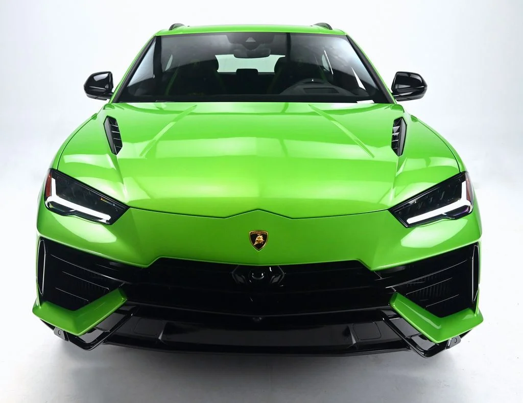 Used 2023  Lamborghini  image 21
