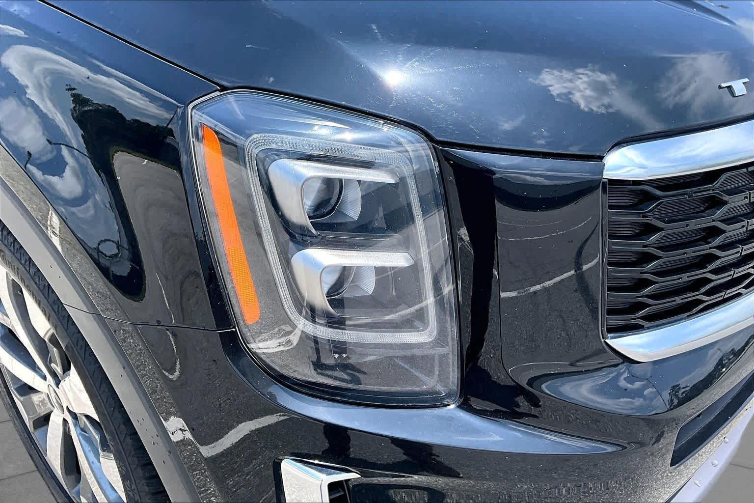 Used 2022 Ebony Black Kia SX image 28