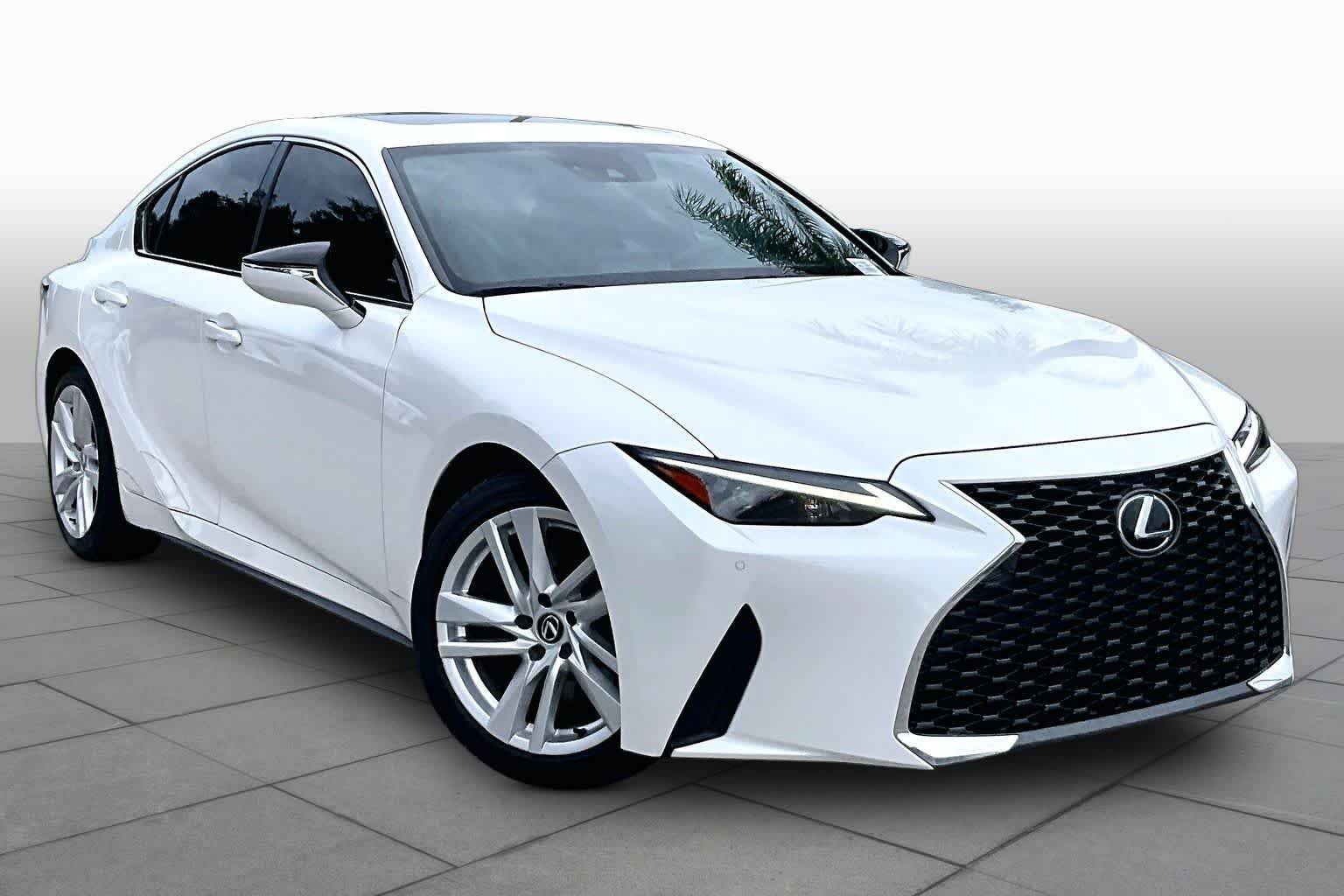 Used 2023 Eminent White Pearl Lexus  image 3