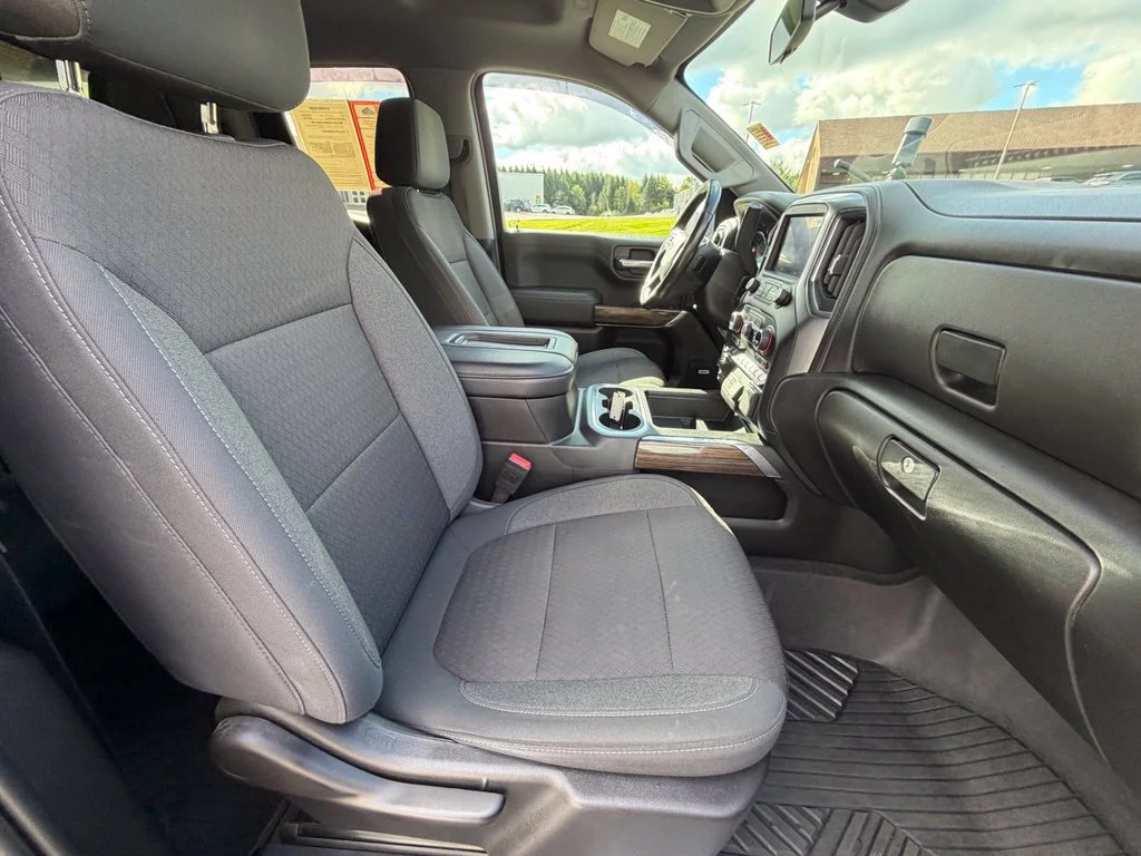 Used 2020 Gray Chevrolet RST image 34