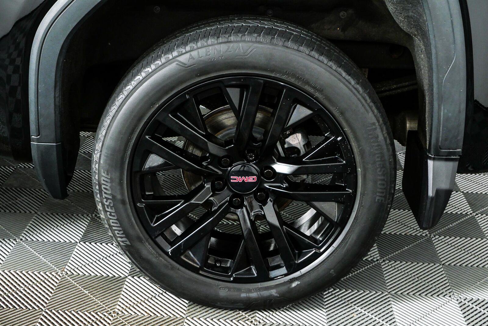 Used 2023 Onyx Black GMC Denali image 36