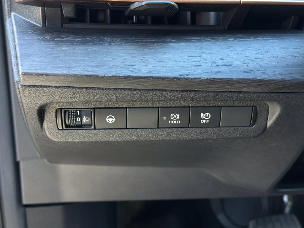 Used 2023  Nissan VENTURE+ image 26