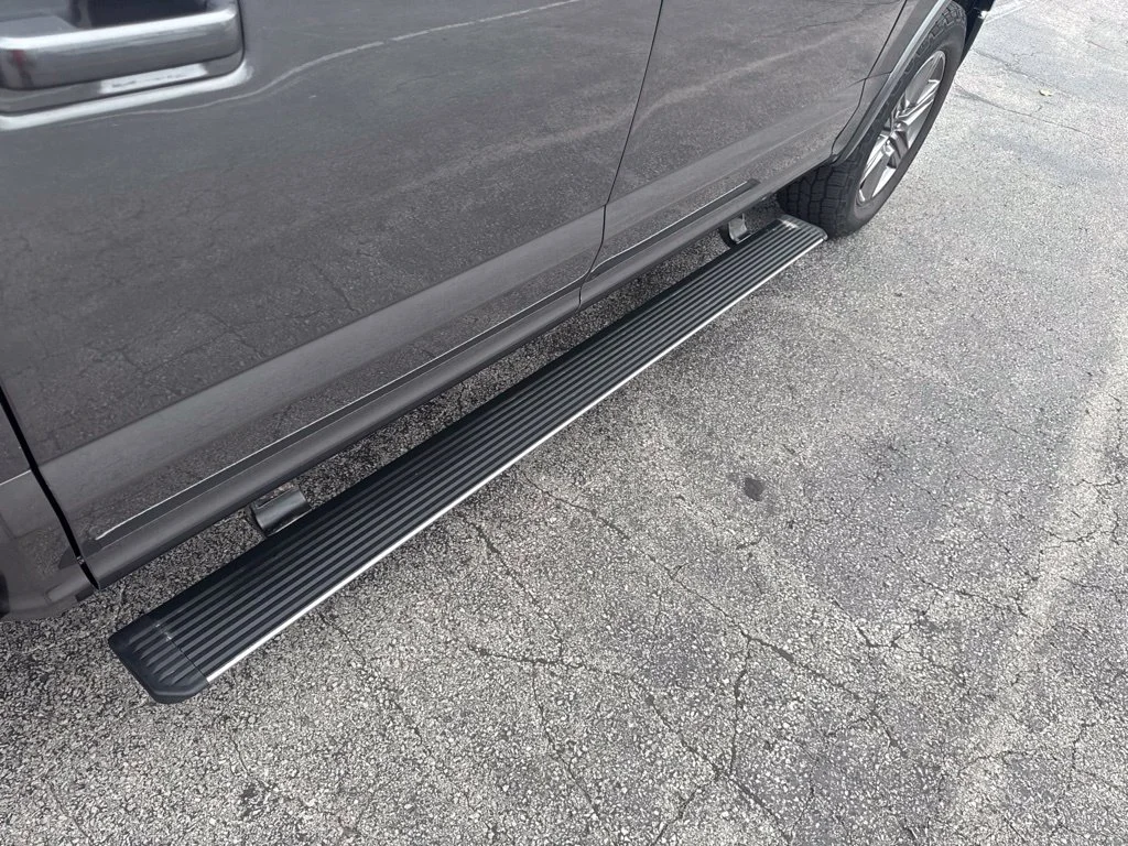 Certified Used 2020 Magnetic Metallic Ford Lariat image 43