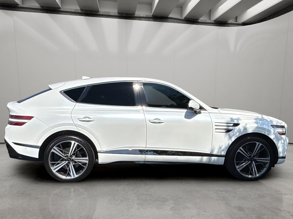 Certified Used 2025 Uyuni White Genesis 3.5T e-SC image 6