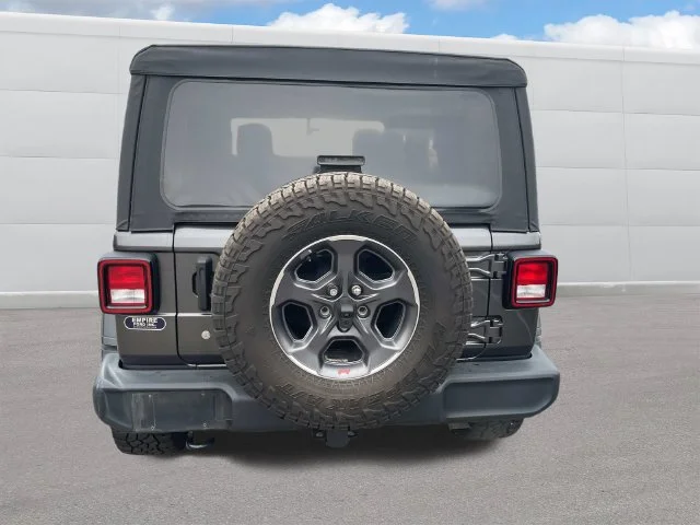 Used 2019 Gray Jeep Unlimited Sport S image 4
