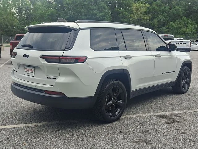 Used 2023 White Jeep Limited image 2