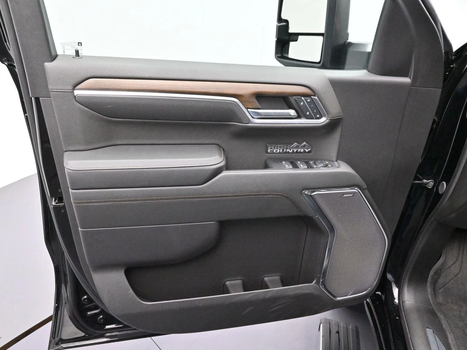 Used 2024 Black Chevrolet High Country image 9