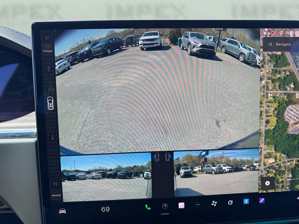 Used 2024  Tesla Base image 21