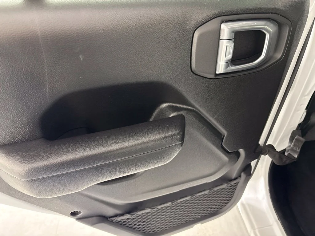 Used 2024 White Jeep Sport S image 22