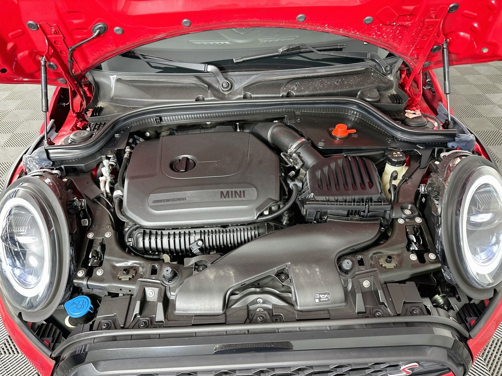 Used 2023 Chili Red MINI  image 30