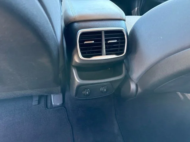 Used 2019 Red Hyundai SE image 29