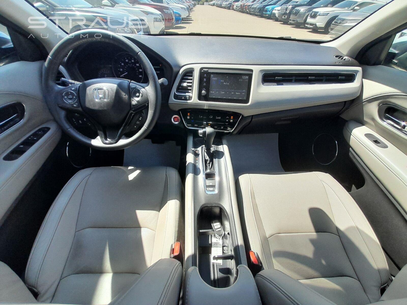 Used 2019 Lunar Silver Metallic Honda EX-L image 39