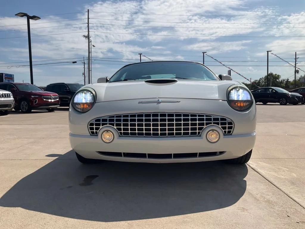 Used 2002 White Ford Base image 25