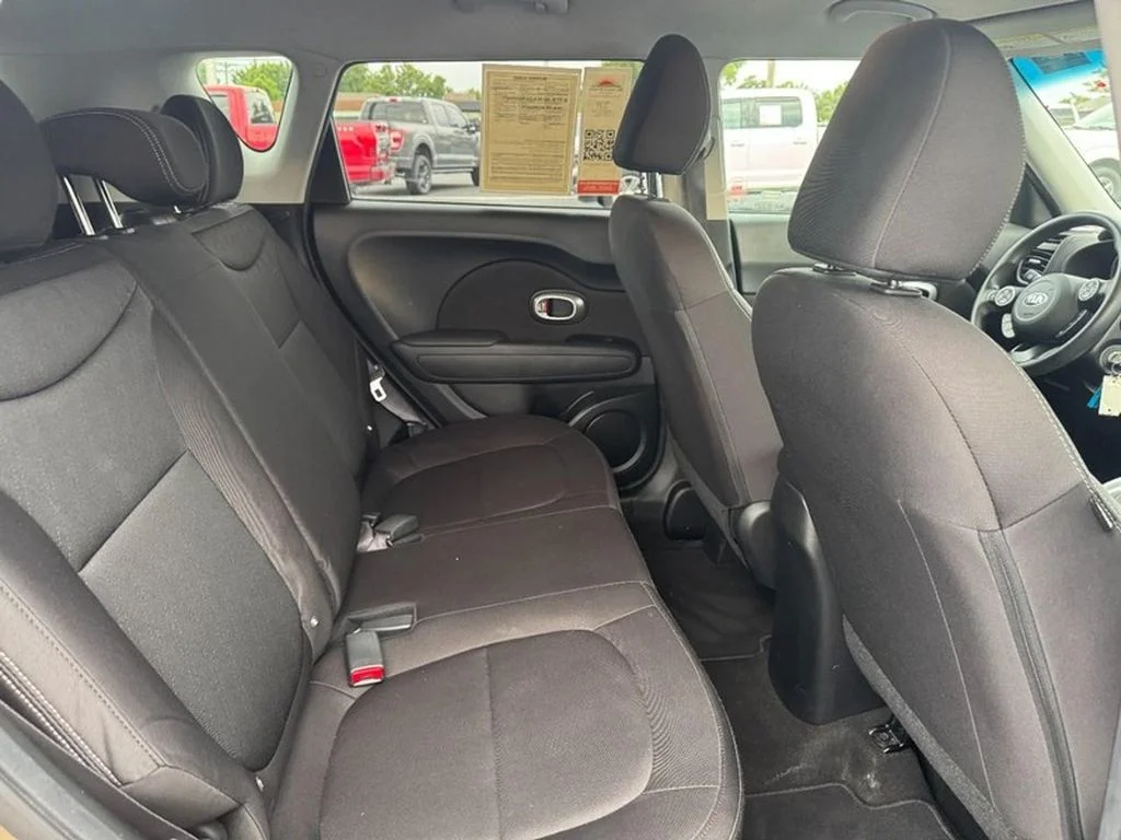 Used 2016 Latte Brown Kia Base image 10