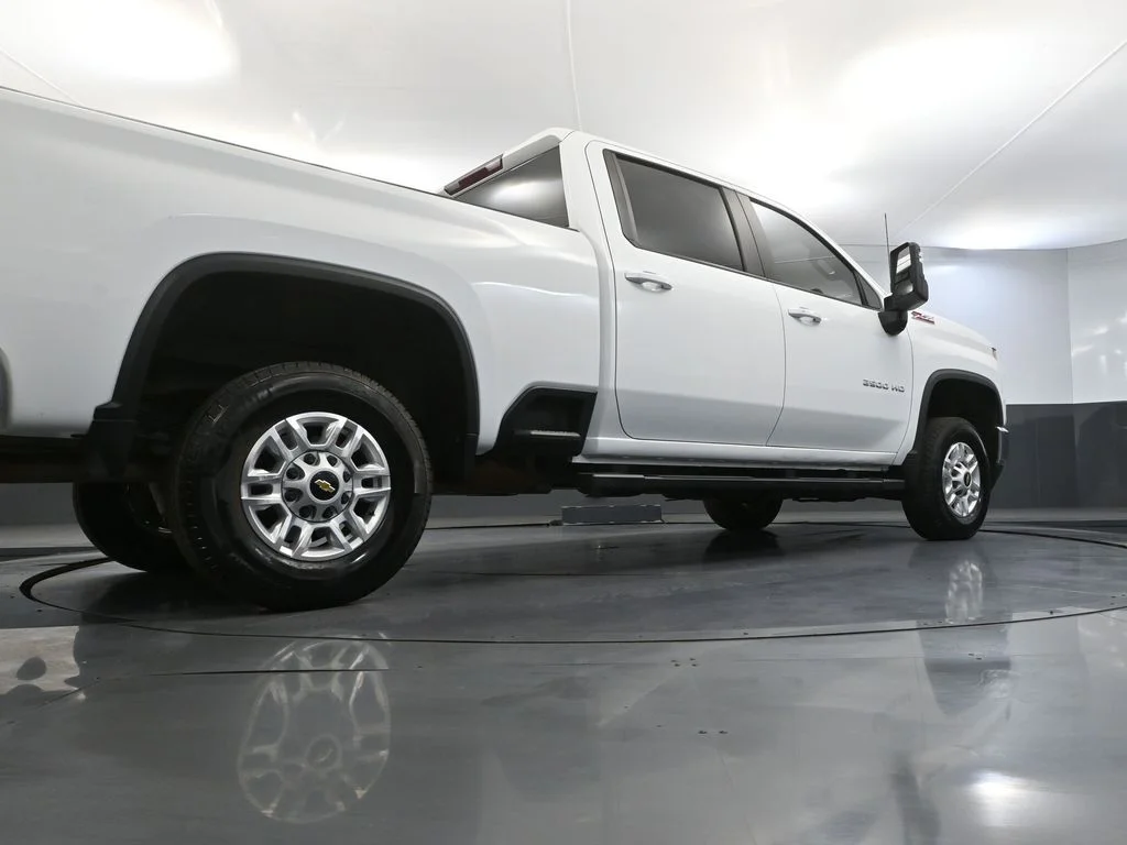 Used 2022  Chevrolet LT image 54
