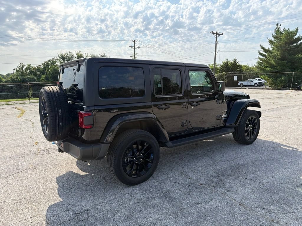 Used 2023 Black Clearcoat Jeep Sahara image 3