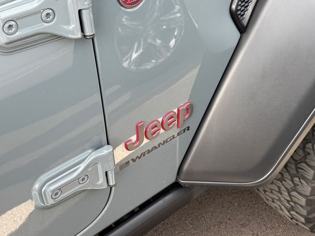 Used 2025 Gray Jeep Rubicon image 16