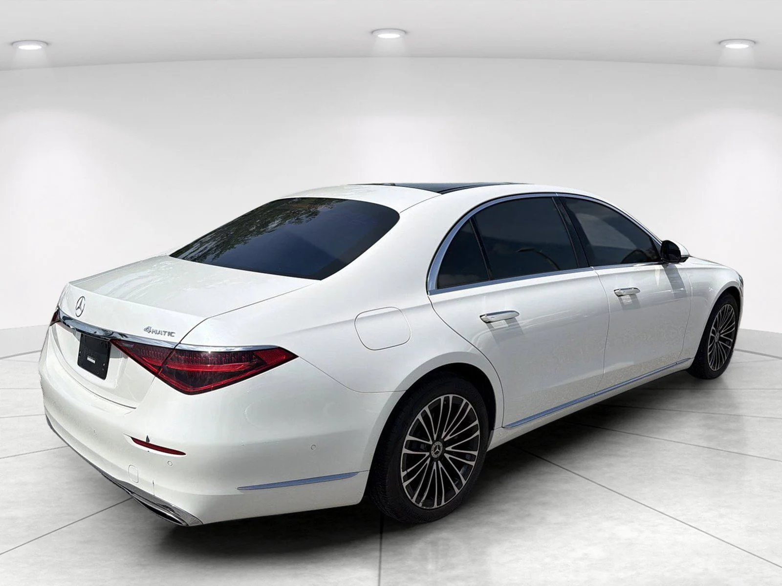 Used 2022  Mercedes-Benz S 580 image 4