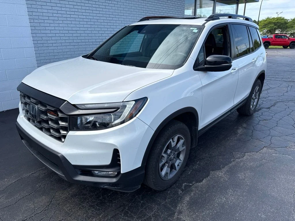 Used 2023 Platinum Honda TrailSport image 3