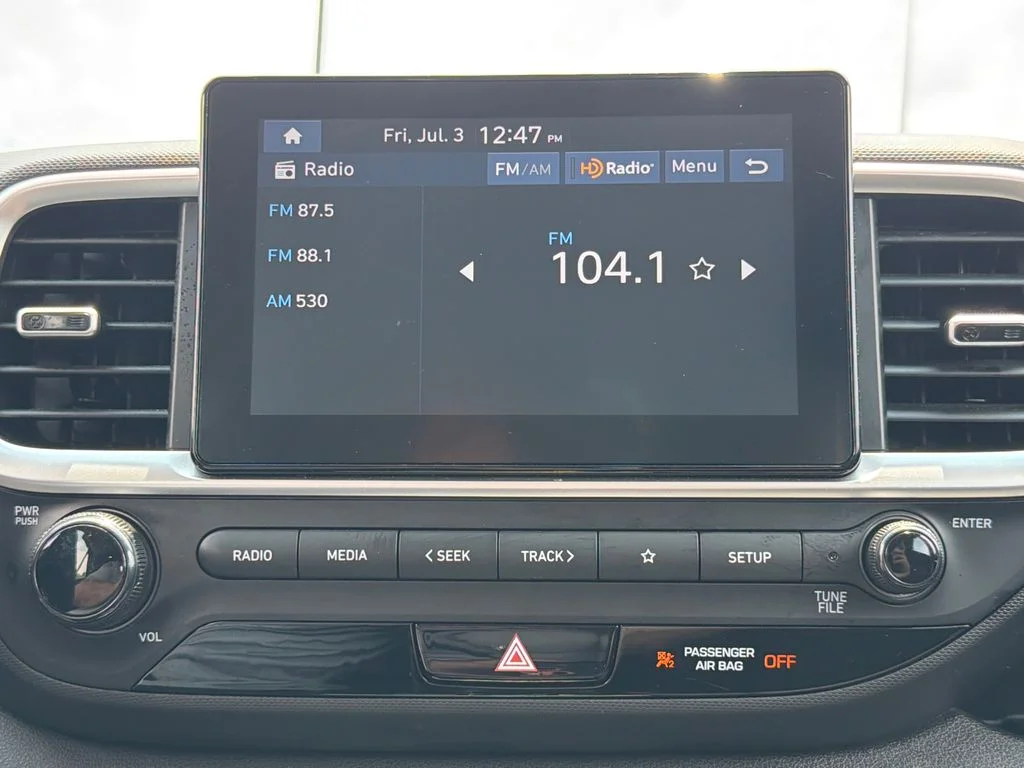 Used 2025 Red Hyundai SE image 28