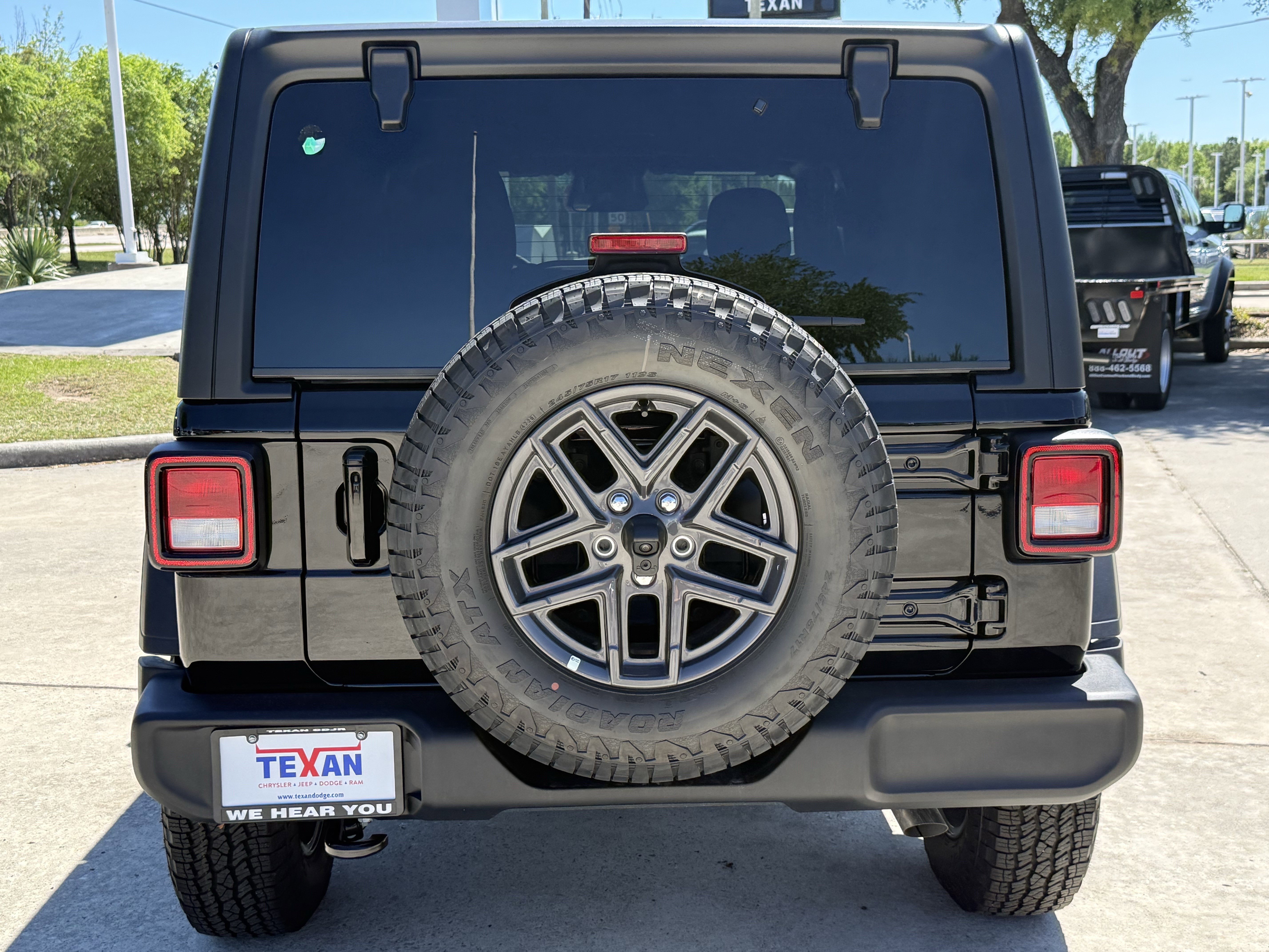 New 2026 Black Clear-Coat Exterior Paint Jeep Sport S image 5