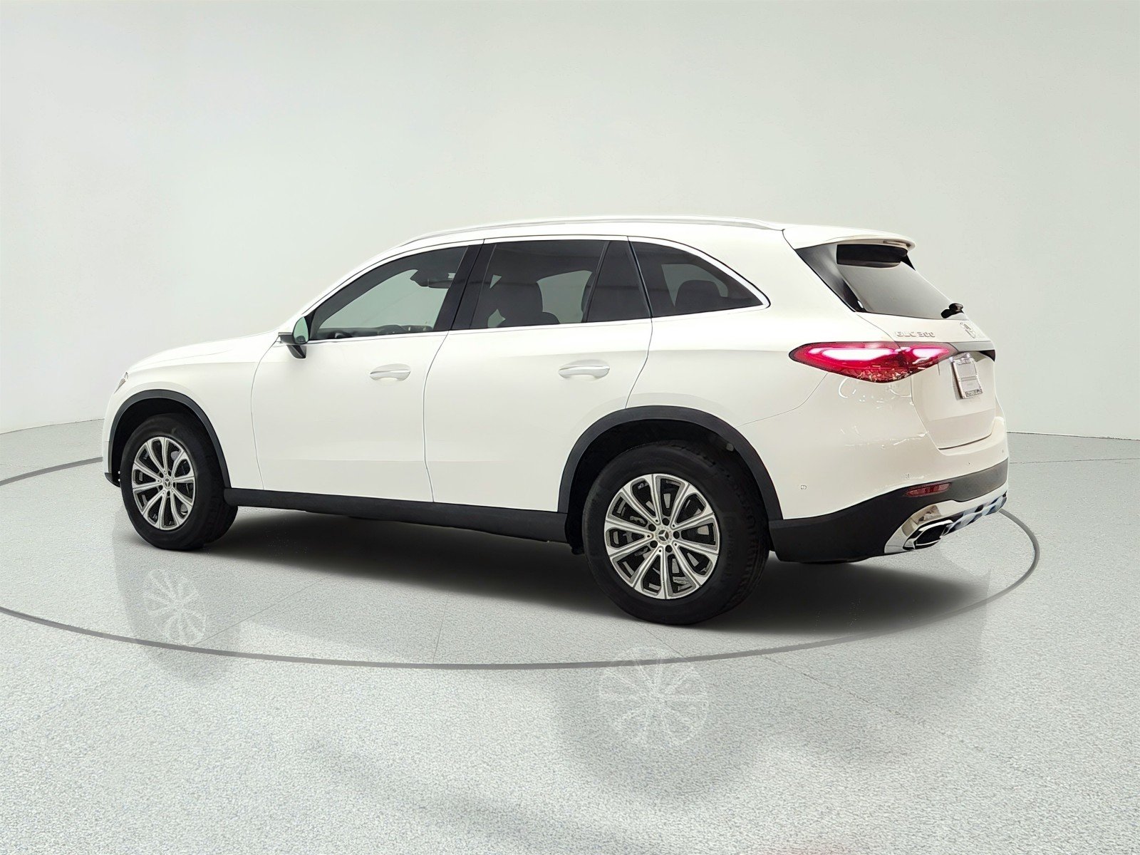 Certified Used 2024 Polar White Mercedes-Benz GLC 300 SUV image 7