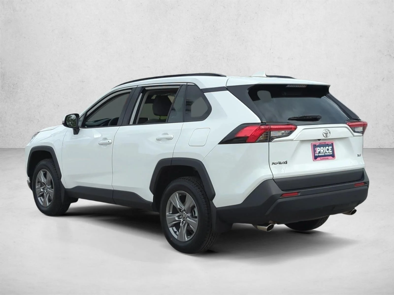 Used 2024 Ice Cap Toyota XLE image 8