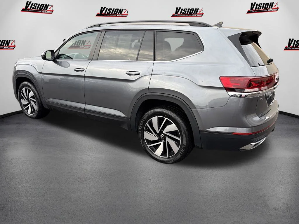 Used 2024 Silver Volkswagen 2.0T SE w/Technology image 4