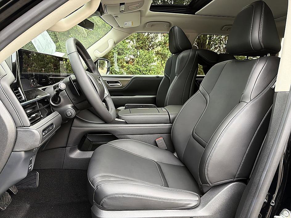 New 2026 Black Obsidian INFINITI PURE image 11