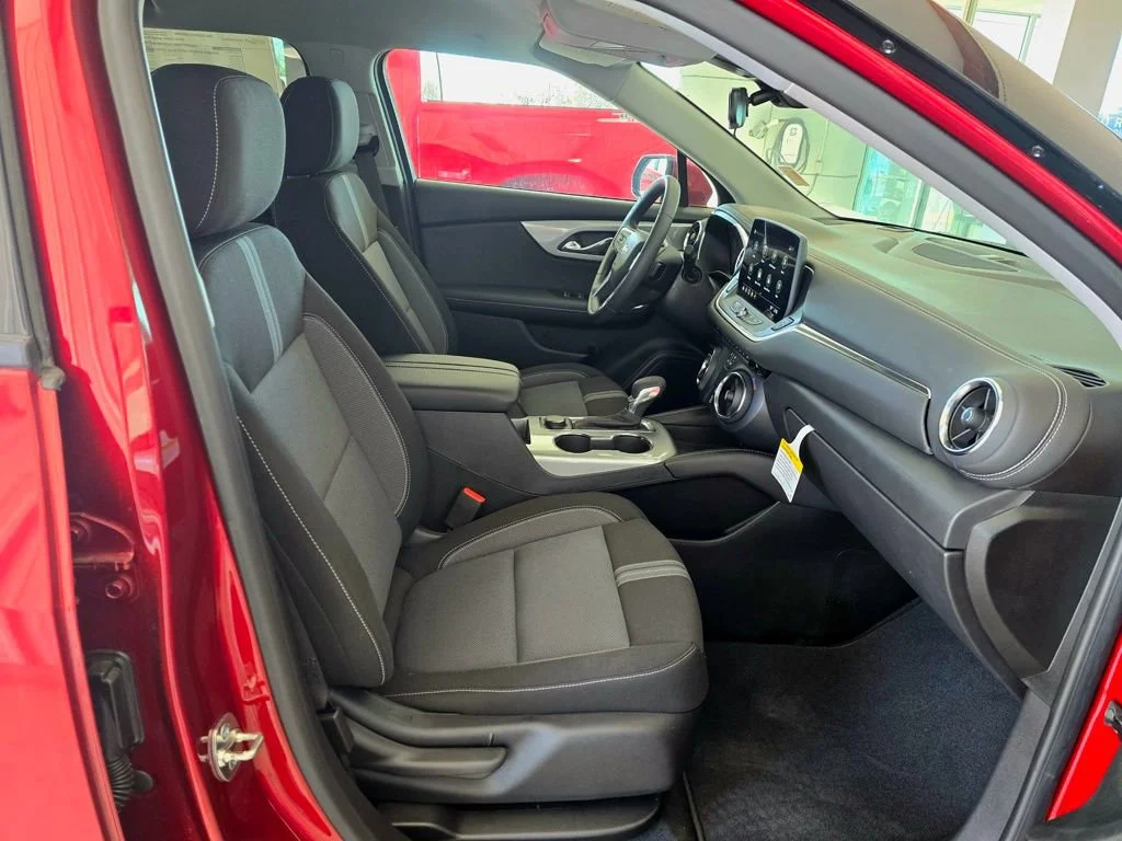 2025 Chevrolet Blazer 2LT - Photo 13