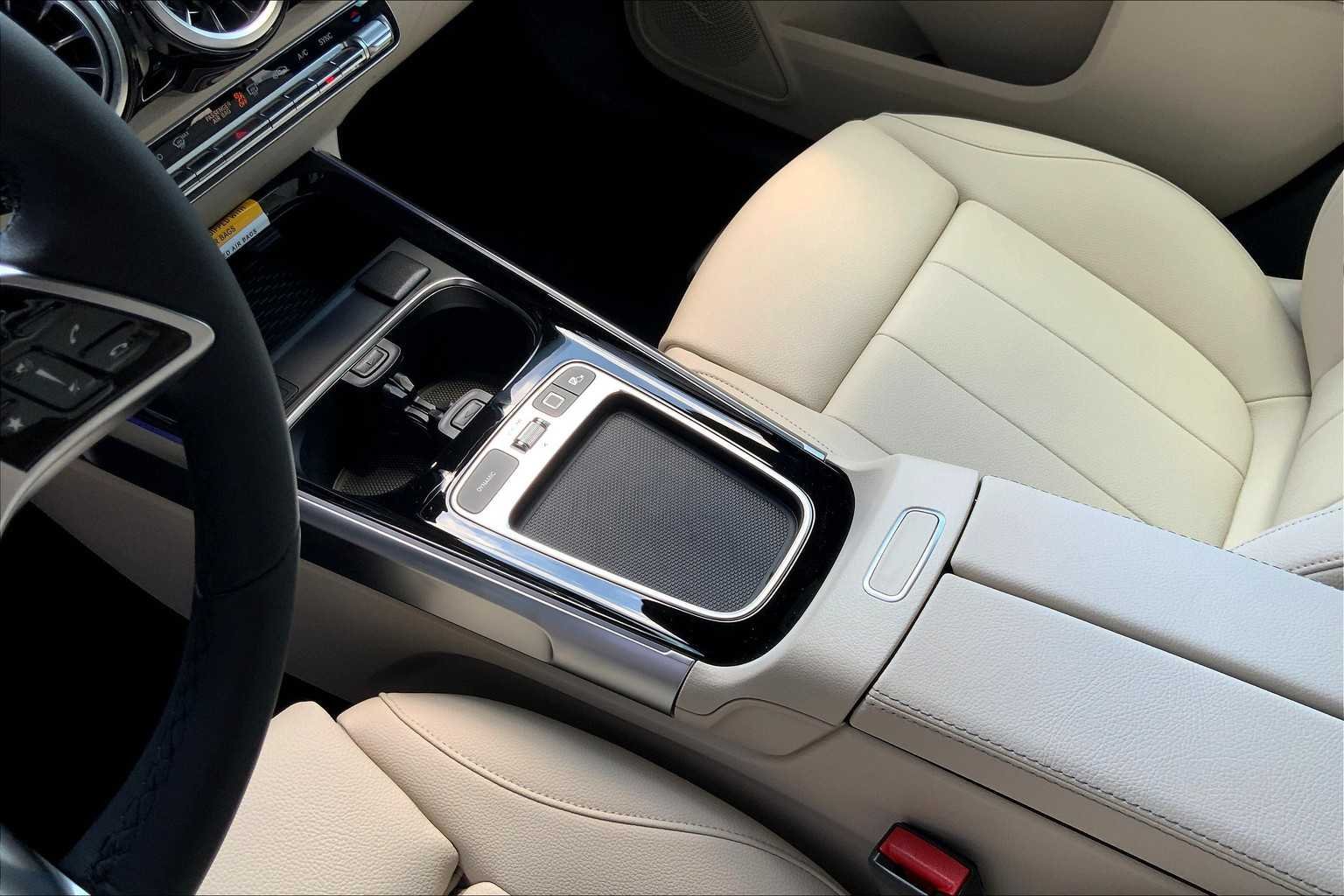2025 Mercedes-Benz GLB Base - Photo 11
