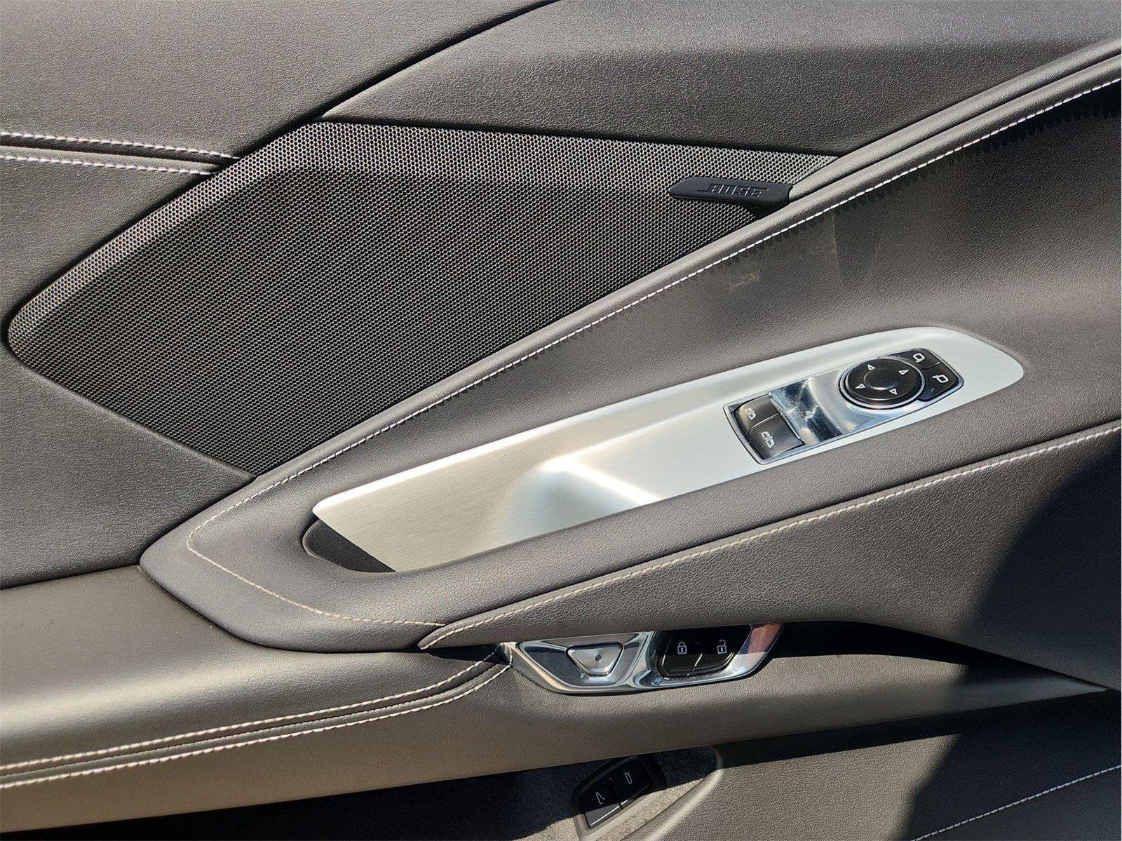 2020 Chevrolet Corvette Stingray photo 20 of 30