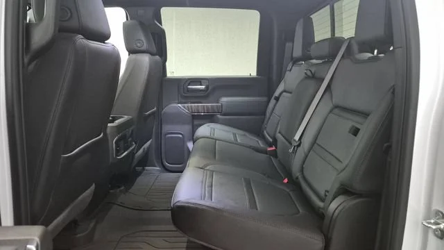 Used 2022 White Frost Tricoat GMC Denali image 26