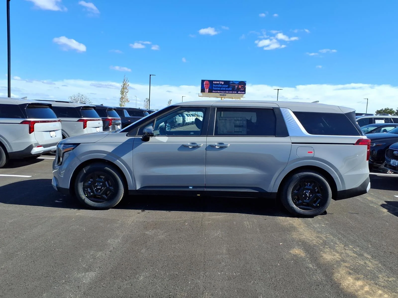 New 2027 Ceramic Silver Kia LXS image 17