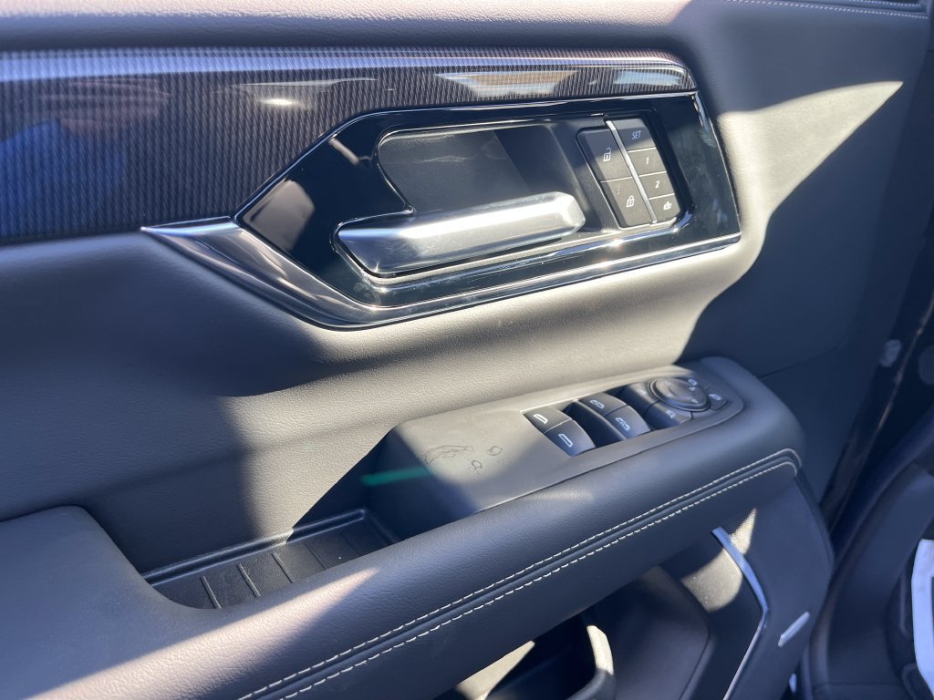 New 2027 Onyx Black GMC Elevation image 10