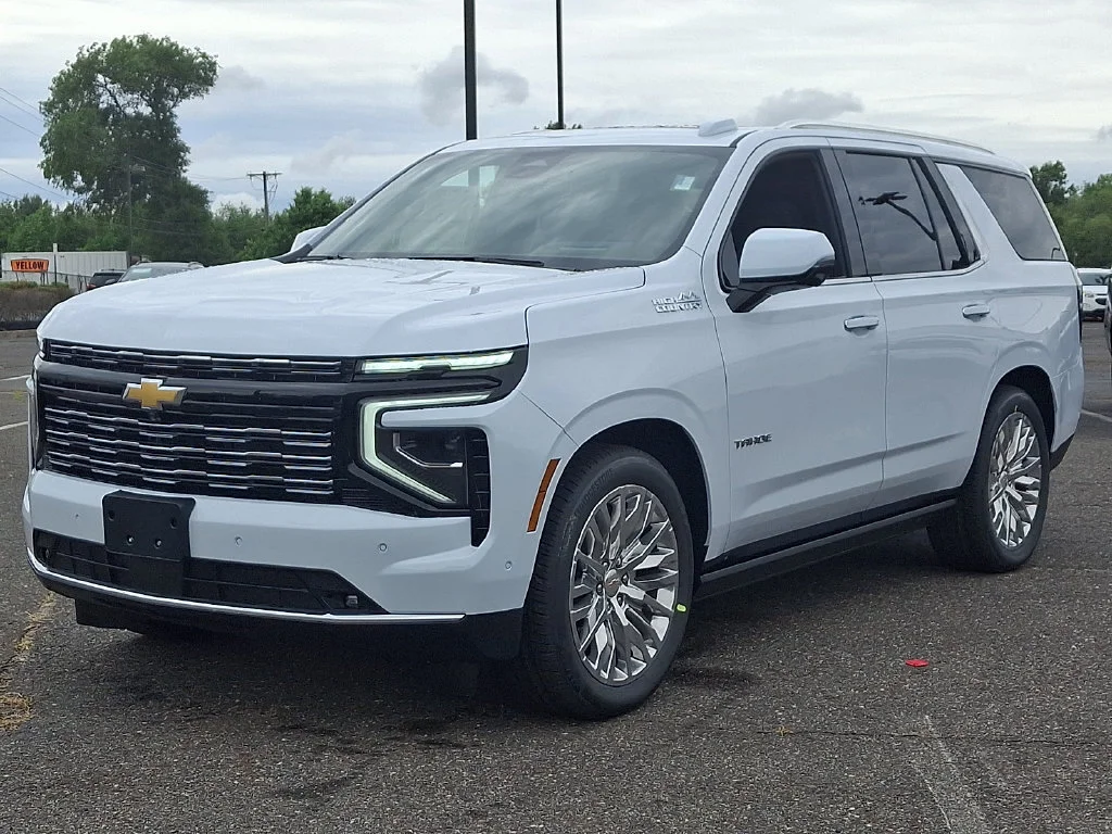 New 2026 Polar White Tricoat Chevrolet High Country image 4