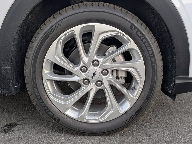 2027 Chevrolet Bolt LT - Photo 6