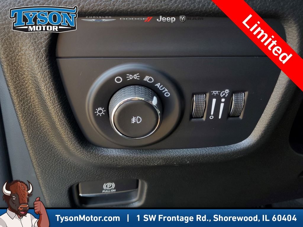 New 2025 Silver Zynith Exterior Paint Jeep Limited image 20