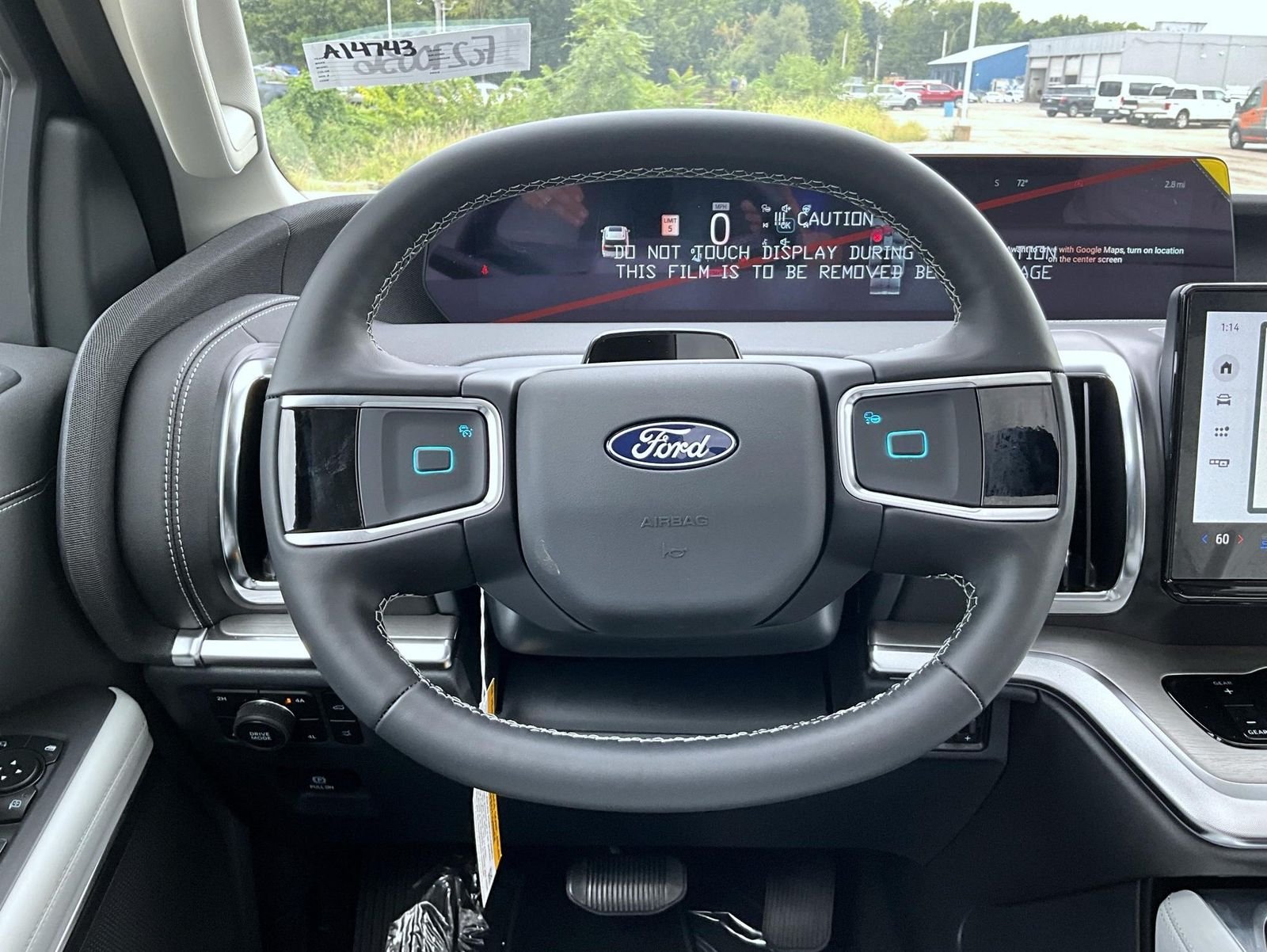 New 2027 Star White Metallic Tri-Coat Ford Platinum image 14