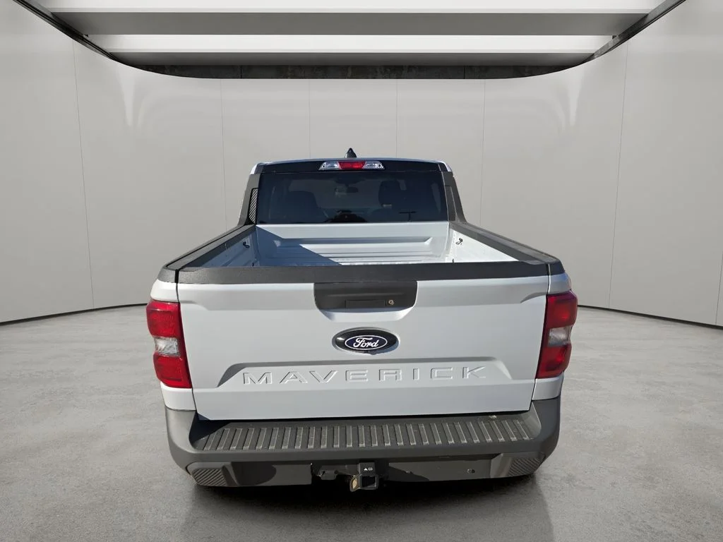 New 2026 Space White Metallic Ford XLT image 4