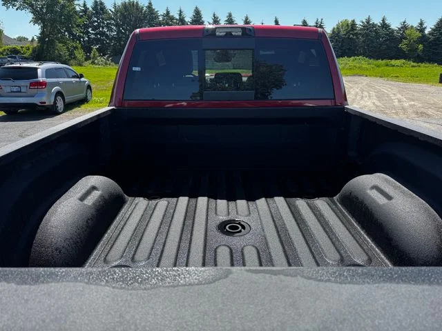 New 2026 Molten Red Pearl-Coat Exterior Paint RAM LARAMIE image 17