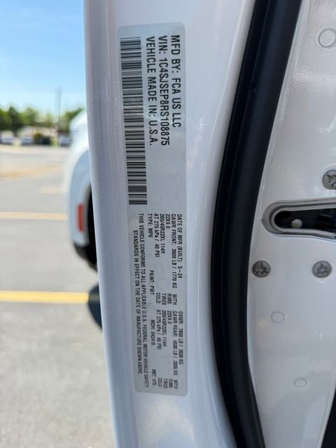 Used 2024 White Jeep  image 38