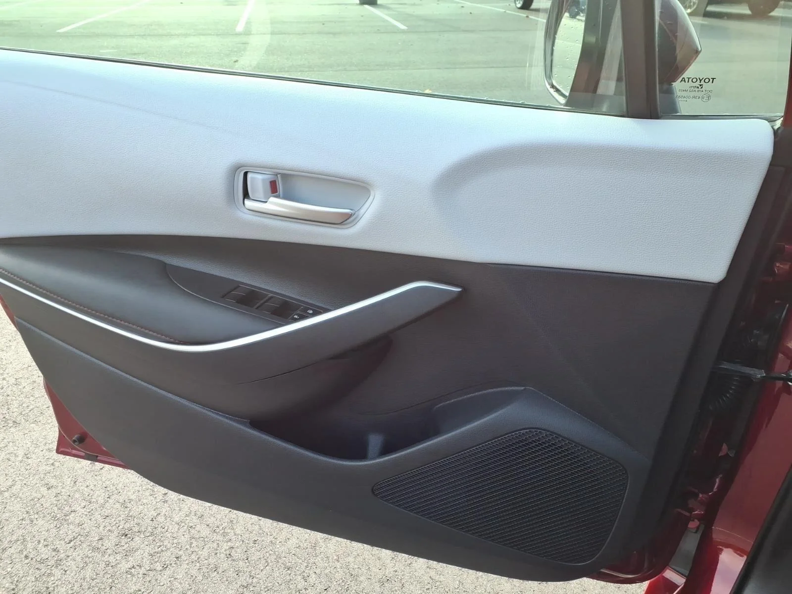 Used 2025 Ruby Flare Pearl Toyota SE image 25