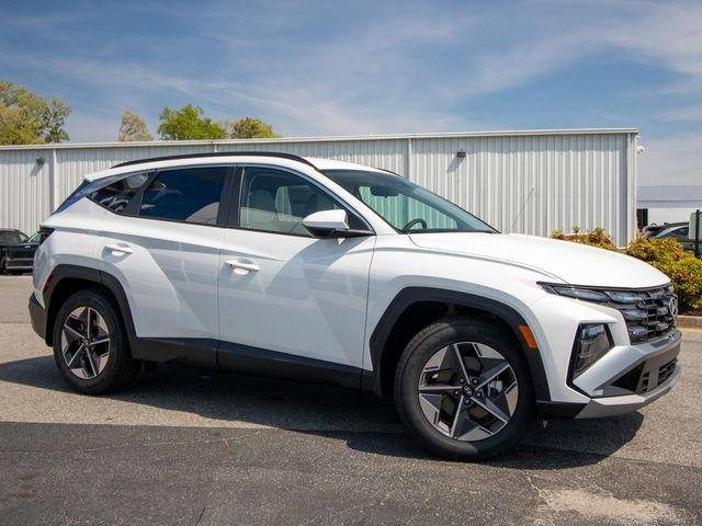 New 2026 White Hyundai SEL FWD image 2