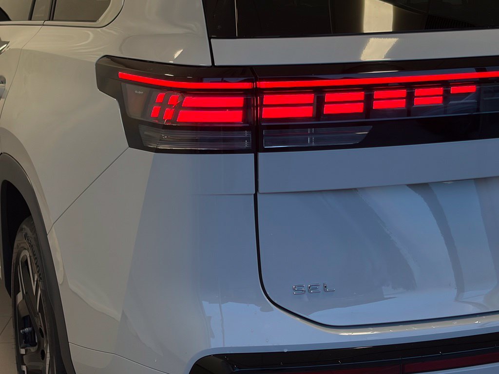 New 2027 Sandstone Volkswagen 2.0T SEL image 14